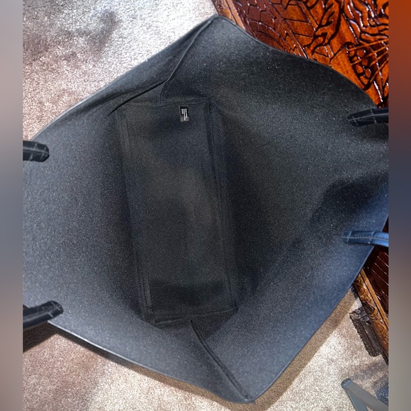 Victoria’s Secret, Black Bag🖤 - Picture 4 of 10